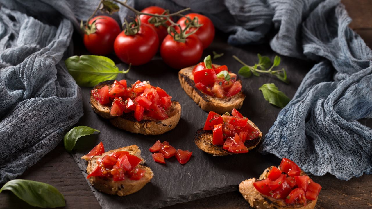 A tavola — asztalhoz!